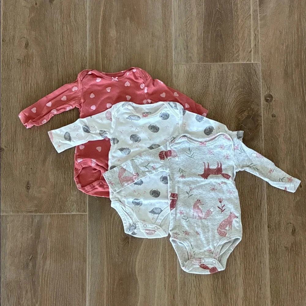 Carters Long Sleeve Onesies 6M - Picture 1 of 5
